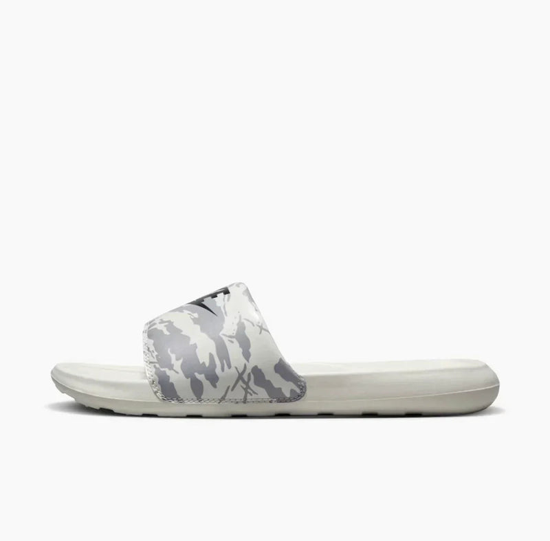 Chinelo NK Slide Victori One (Branco) - Santa Cruz