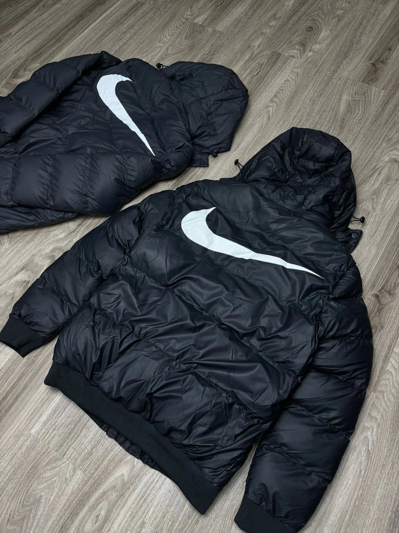 JAQUETA PUFFER NIKE SPORTSWEAR - PRETO CHUMBO