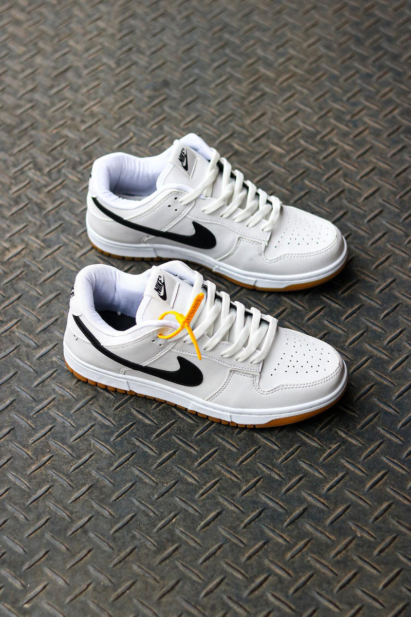 DUNK LOW BRANCO PRETO - Santa Cruz