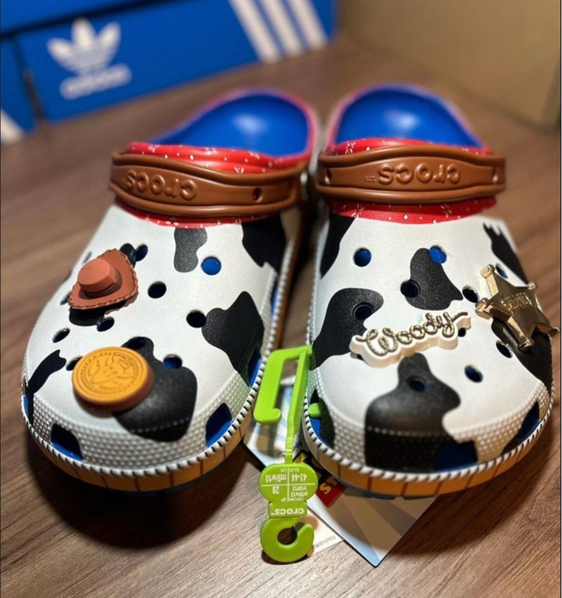 Sandália Crocs Woody