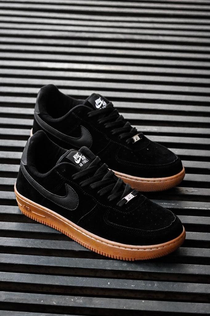 AIR FORCE 1 LOW PRETO CARAMELO - Santa Cruz