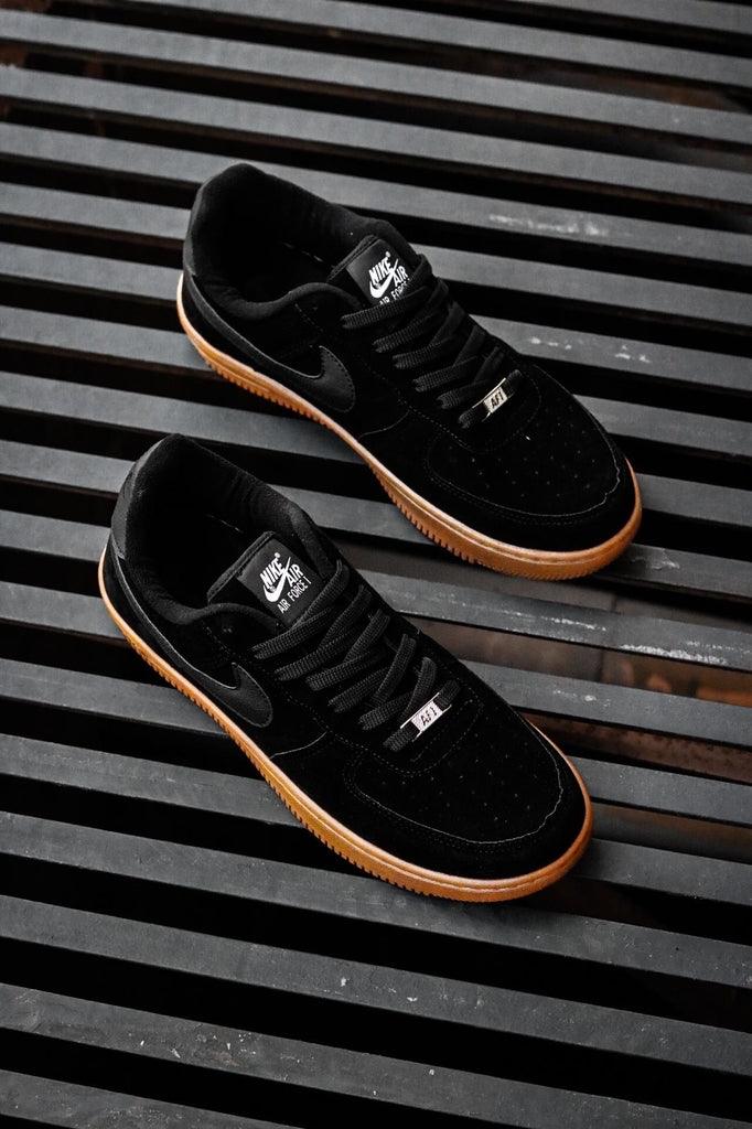 AIR FORCE 1 LOW PRETO CARAMELO - Santa Cruz