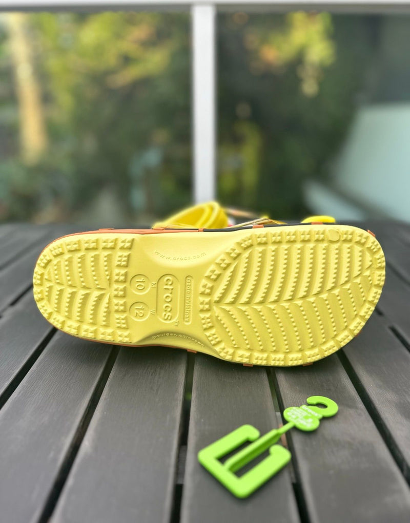 Sandália Crocs Bob Esponja