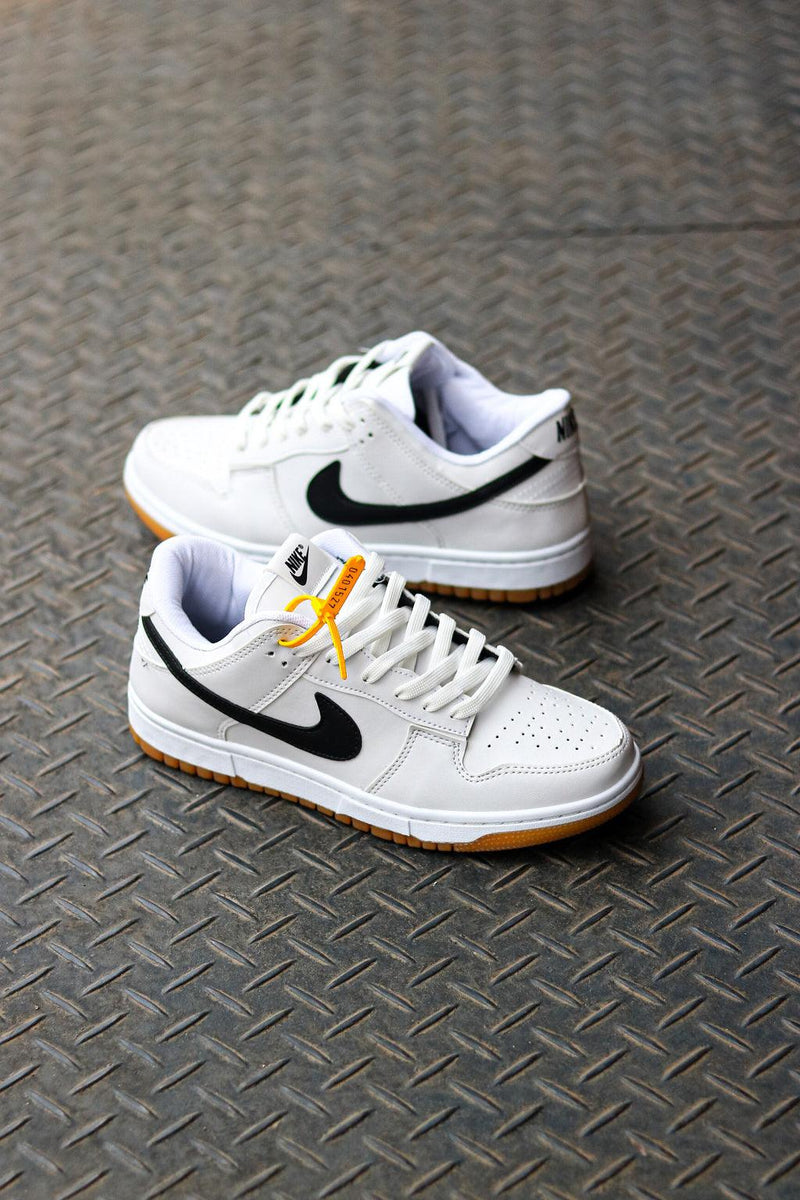 DUNK LOW BRANCO PRETO - Santa Cruz