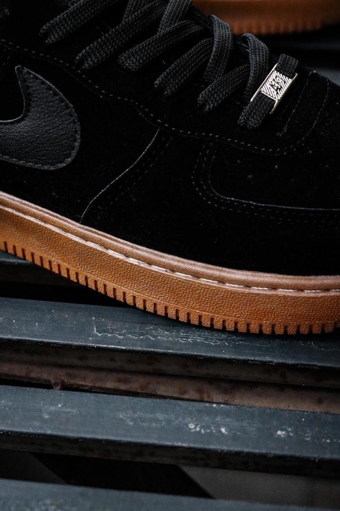 AIR FORCE 1 LOW PRETO CARAMELO - Santa Cruz