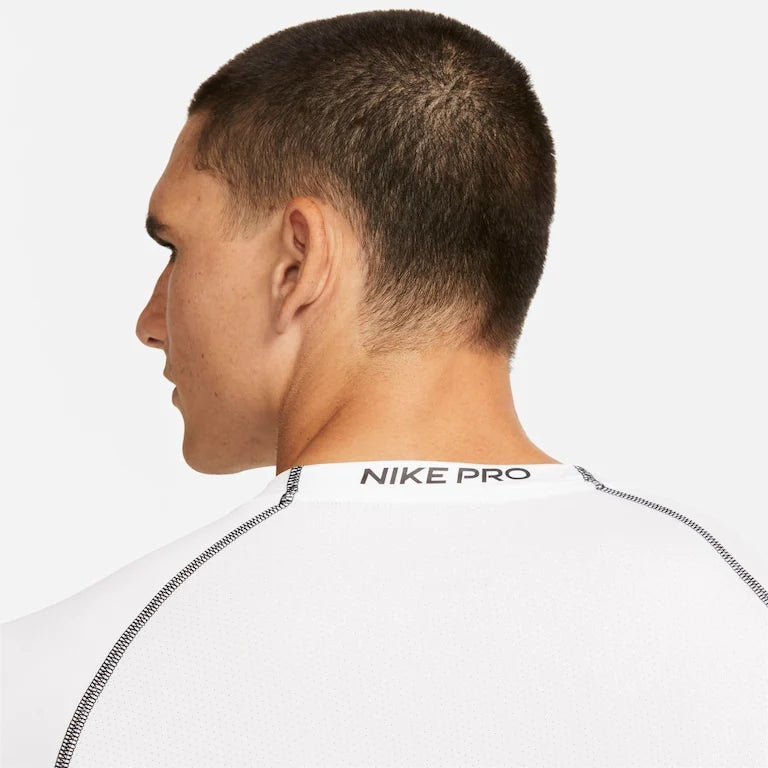 (COMPRE 1 LEVE 2) Camiseta Nike Pro Dri-FIT